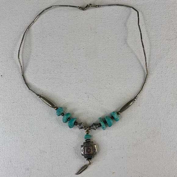 Southwestern Faux Turquoise Native American Style Etched Silver Tone Necklace - Picture 5 of 7